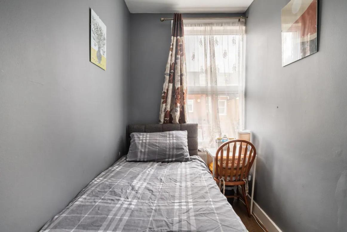 Hatton Homes - Thackeray Avenue ロンドン エクステリア 写真